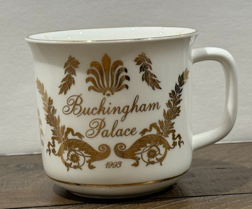 Buckingham Palace Tea Coffee Cup 1993 Fine Bone China Gold Trim - Sml Stain